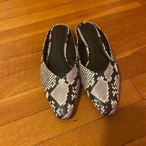 EUC Banana Republic Snake print Mules